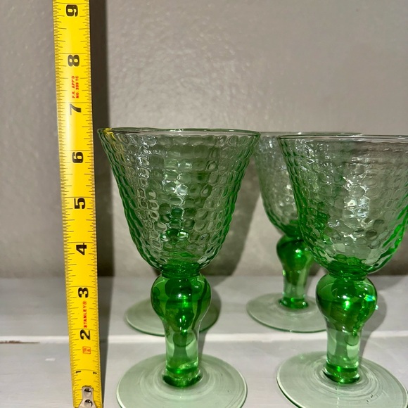 Artland Iris Seeded Style 10 Oz. Goblets (set Of 4) - Picture 5 of 7